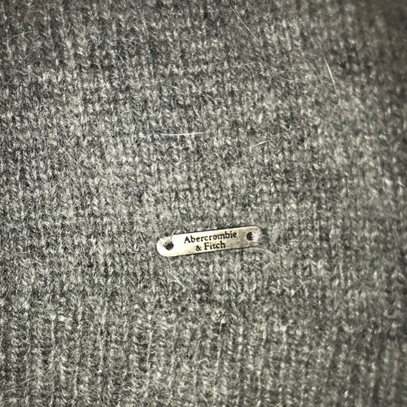 Adorable Abercrombie soft sweater! - Picture 2 of 5